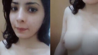 Delhi girl Sunidhi ki viral nude selfie video