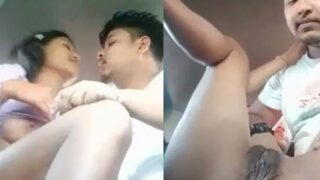 Indian hot couple sex karte hue car mein