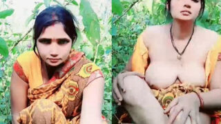 Village bhabhi nude hokar video banati hui