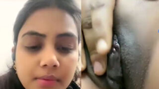 Delhi college girl fingering karti hui