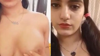Delhi nude girl ki boobs dabane ki video