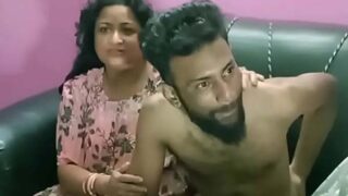 Indian aunt desi chudai karwati hui apni