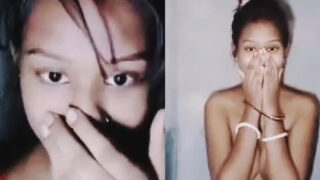 Bengali college girl Ankita apni big boobs aur chut dikhati hui
