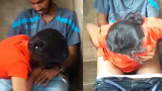 College girl apne bf ko blowjob dekar chud gayi