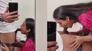 Girlfriend maje mein lund suck karti hui