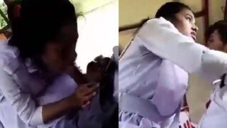 Auto mein blowjob dekar chud gayi college girl