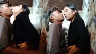 Desi college girl ki khade khade chudai